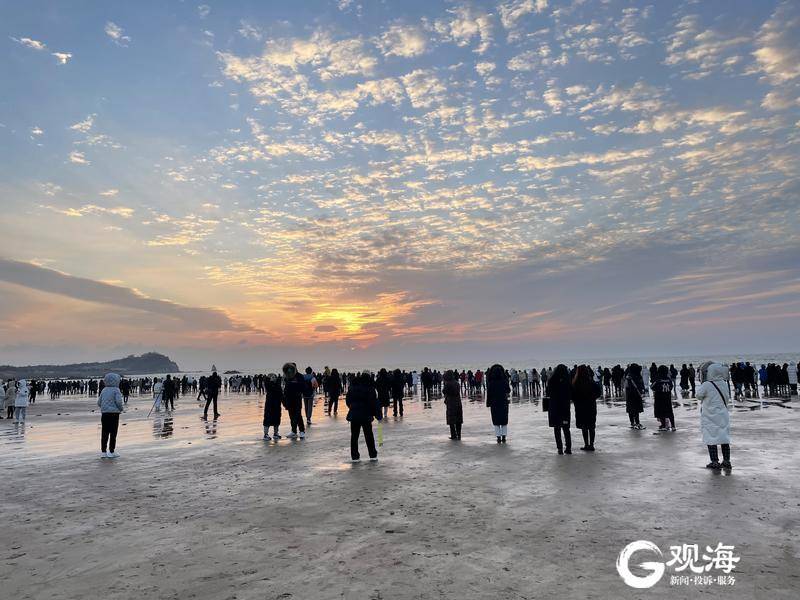 <b>跨年活动受青睐，冰雪旅游迎热潮！元旦小长假，青岛72家景区待客38.72万人</b>