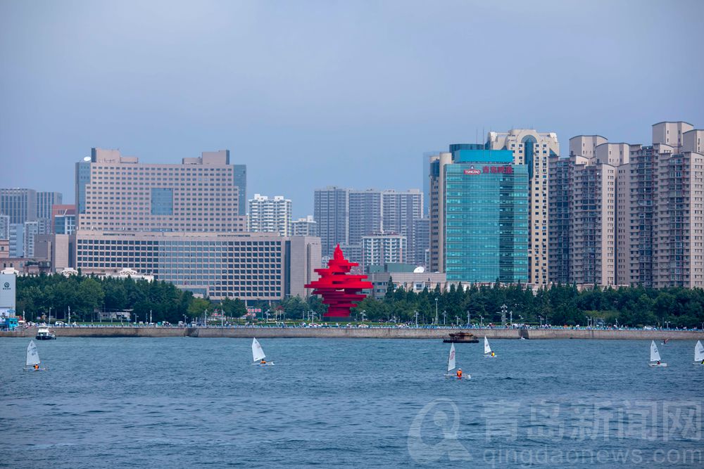 【城市大片】人说青岛好地方 八月风光海上看