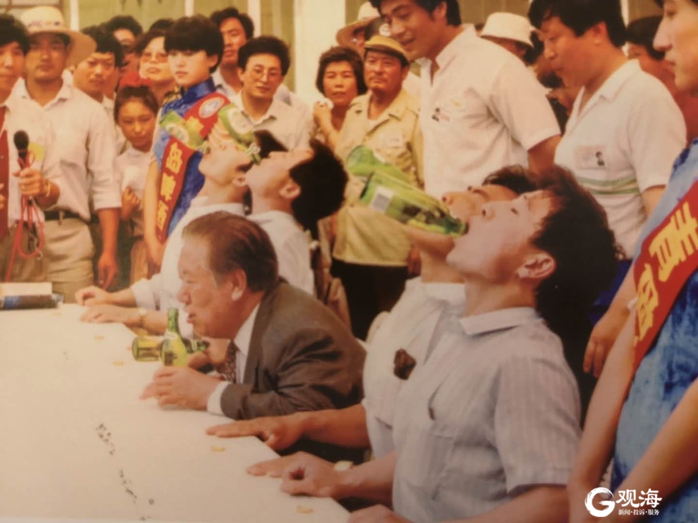 青岛啤酒节历经30年 这些＂嗨啤＂的老照片你见过吗