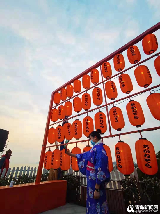 打卡太平角海边的月亮市集 收藏青岛专属“小确幸”