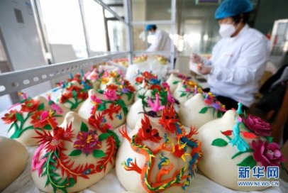 <b>山东青岛即墨：手工“花馍” 迎佳节</b>