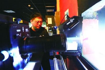 被春节档打了个措手不及 青岛放映员忙着放映没空看电影