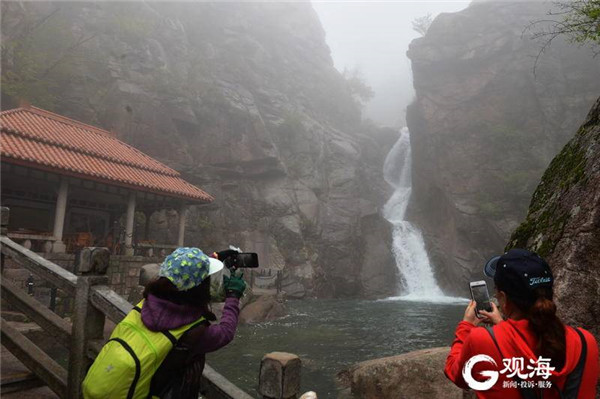 雨后崂山北九水：云雾缥缈飞瀑再现