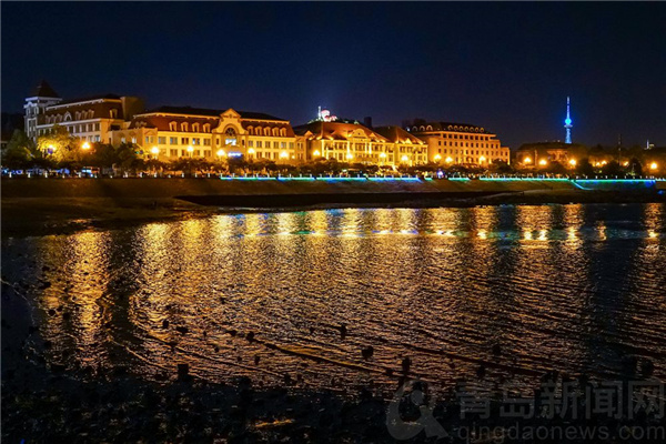 夏夜的栈桥景区 成为受情侣们青睐的婚纱取景地