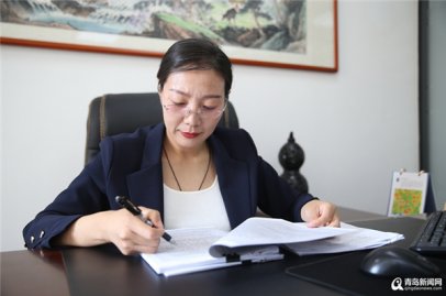 从事公益性法律服务12年 她是青岛“律政佳人”
