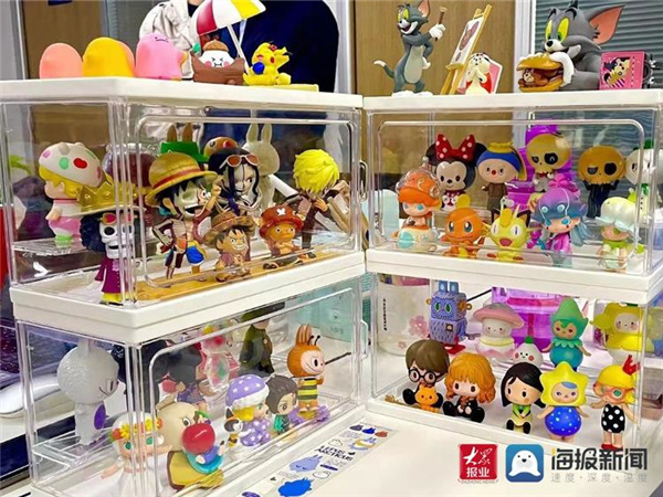 探访青岛盲盒市场：玩具、文具盲盒令人眼花缭乱 价格从5元—69元不等
