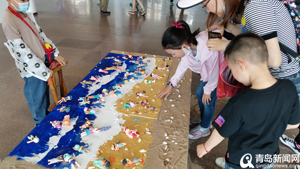 艺术点亮童心 少年儿童美术作品展在青岛市雕塑馆开展