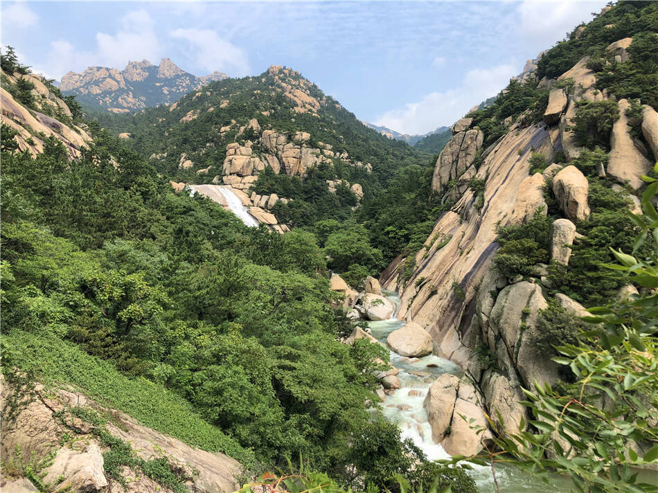 雨后崂山水量充沛 “龙潭喷雨”美景再现