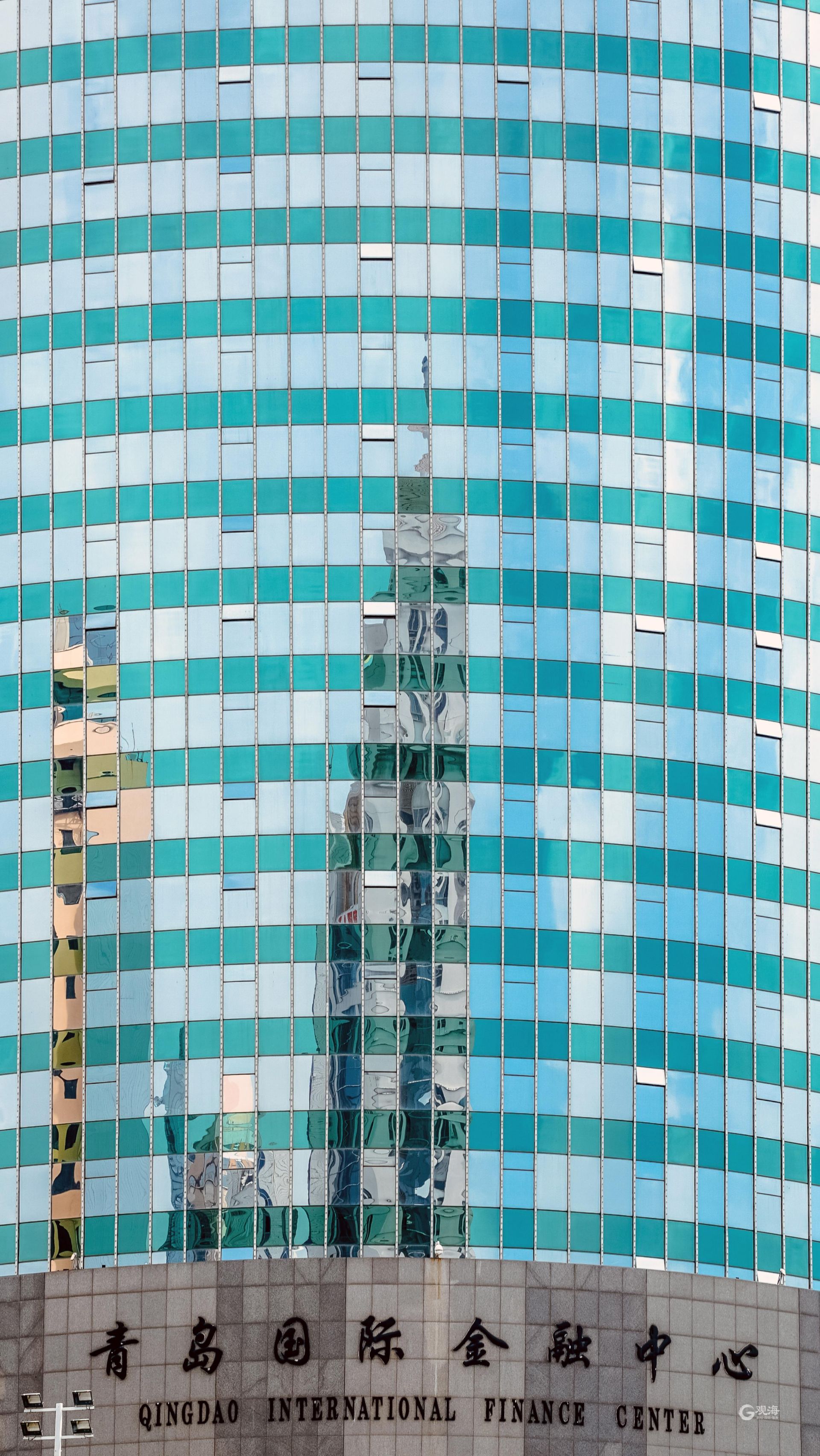 建筑也很有趣！触摸青岛香港中路高楼的纹理