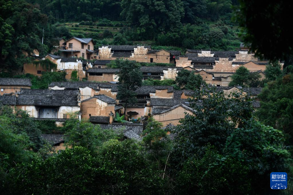 浙江松阳：传统与艺术融合 古村落重焕生机