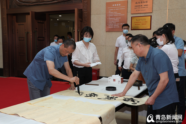 《百年巨匠•盛世清莲——刘波诗书画近作展》在城阳区博物馆开展