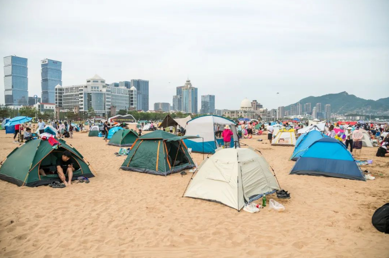 夏日青岛“顶流”！九大浴场恭候“人潮人海”