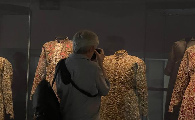 16至17世纪匈牙利丝绸文物杭州展出 借丝绸增进两国交流