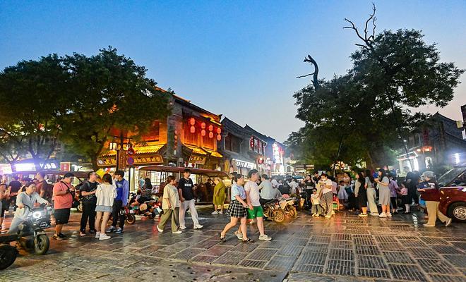 夜经济高品质烟火气并重 高温天气催热山东“清凉经济”