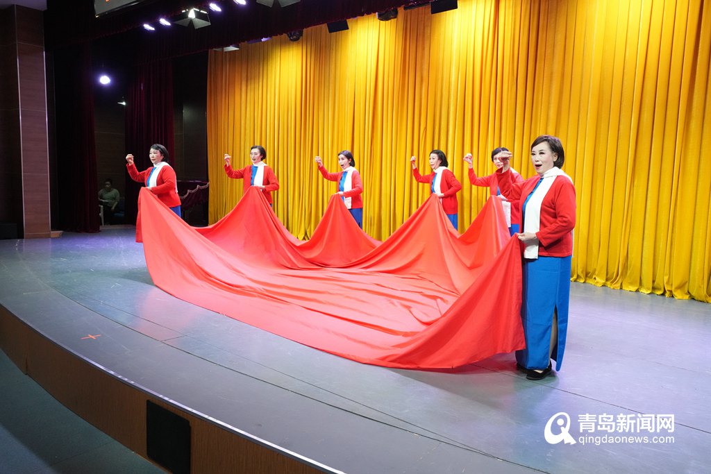 青岛市首届中老年戏曲票友展演在李沧区文化馆精彩上演
