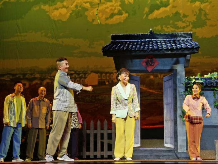 文化赋能乡村振兴 大型庐剧现代戏《柳暗花明又一村》合肥首演