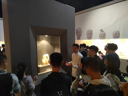 中国各地博物馆“加班加点”假日迎客