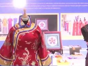 景泰蓝、京式旗袍……非遗体验进会场 展现中华文化魅力