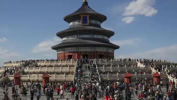 夏日文旅持续升温 消费市场迎来满满“烟火气”