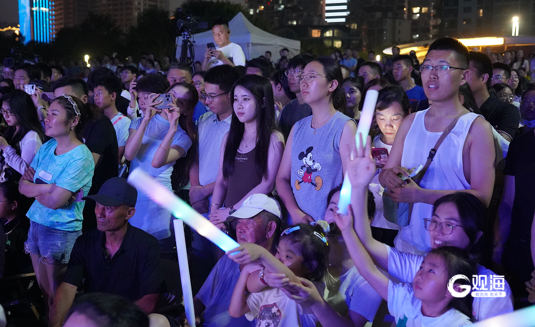 2025石老人沙滩音乐季璀璨启幕，浪漫海岸线奏响夏日狂想曲