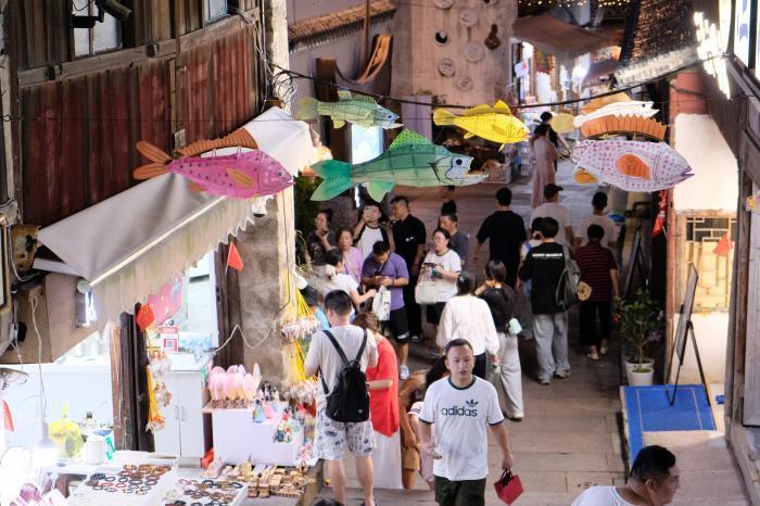 文旅观察：浙江小镇如何破解“旺季依赖症”？