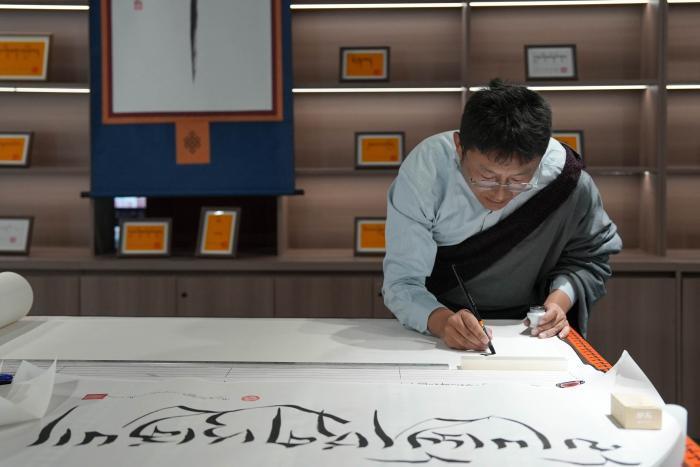 西藏乡村振兴产品展示中心拉萨启动 助力“藏品出藏”