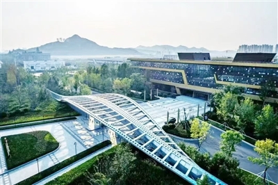 青岛市微短剧剧本孵化与创作技巧研讨讲座在东方影都举办