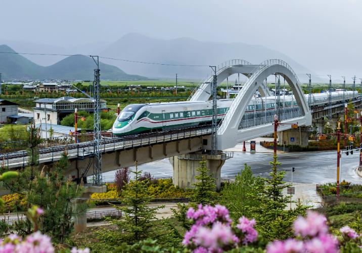 云南“铁路+文旅”亮点纷呈