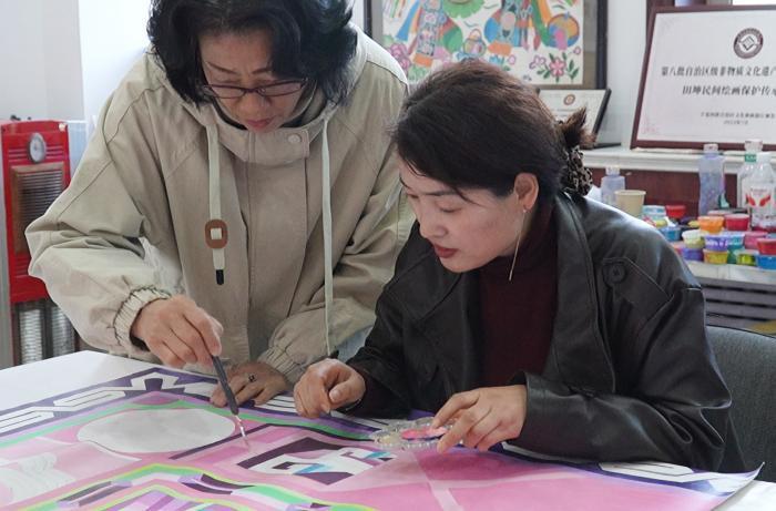 守艺人助炕围画“脱胎换骨” 民间艺术借文创“出炕入世”