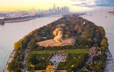 湖南长沙：橘子洲头文旅消费更红火