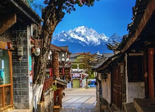 云南全力打造世界旅游目的地