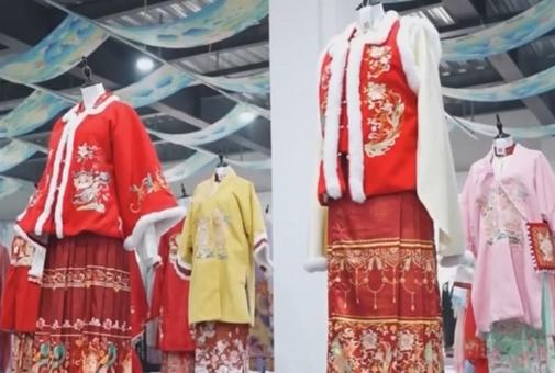 “国风+汉服”“国风+科技”“国风+文创”燃动节前文旅市场