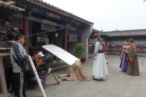 长与短之间，“中剧”破土而出