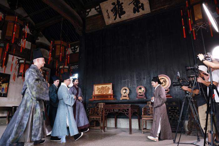 中国短剧出海，如何从“霸屏”走向“入心”？