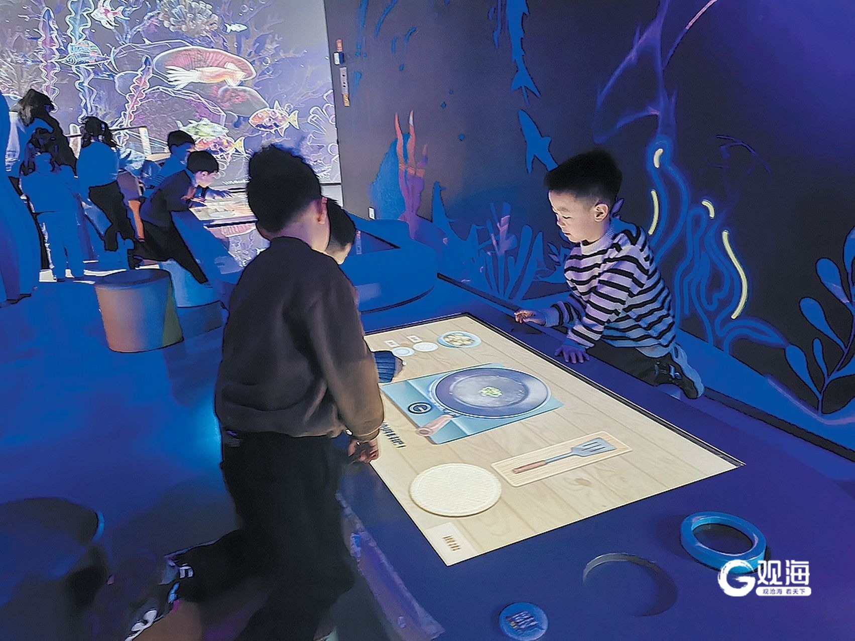 老地标“入海”“潮”起来！“海上皇宫”沉浸式戏剧成青岛文旅新宠