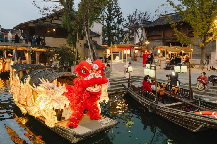 走出一条文化根脉与现代生活共生的道路