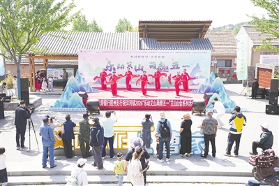 胶州市洋河镇艾山山会暨艺术赋美乡村系列活动启幕