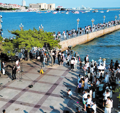 青岛：海风送来清凉，旋律直抵人心