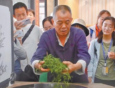 苏州探索“电影+非遗”融合新路径：拿着票根寻技艺 沿着光影