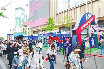 青岛中山路历史文化街区焕新 里院群落玩转潮流IP